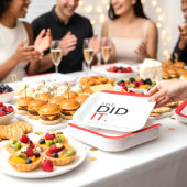 She Did It Red minimal Graduation Paper Plate ペーパープレート
