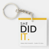 She Did It Yellow Black Class of 2026 Graduation  キーホルダー (正面)