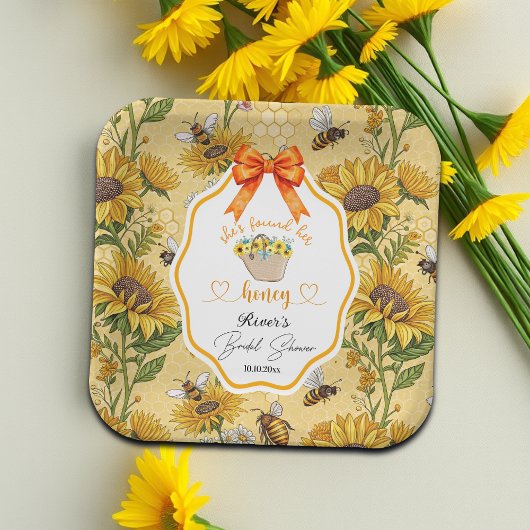 She Found Her Honey Bridal Shower   ペーパープレート
