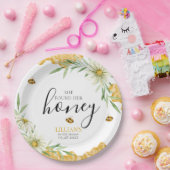 She Found Her Honey Daisy Floral Bee Bridal Shower ペーパープレート (パーティー)