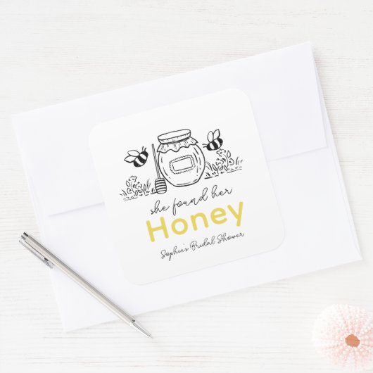 She found her Honey Hand-drawn Bridal Shower スクエアシール (封筒)