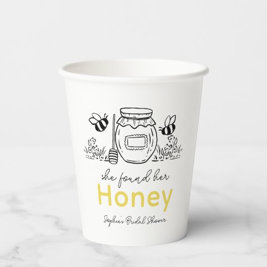 She found her Honey Hand-drawn Bridal Shower 紙コップ (裏面)