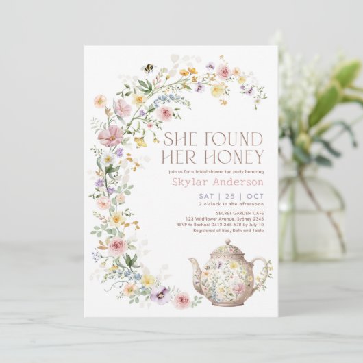 She Found Her Honey Wildflower Bridal Shower Tea 招待状 (スタンド正面)