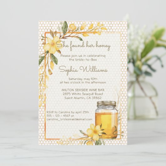 She Found Her Honey Yellow Floral Bridal Shower 招待状 (スタンド正面)