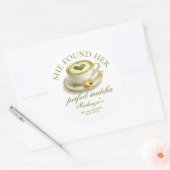 She Found Her Perfect Matcha Bridal Shower  ラウンドシール (封筒)