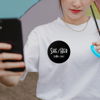SHE/HER TRESシック丸ボタン 缶バッジ