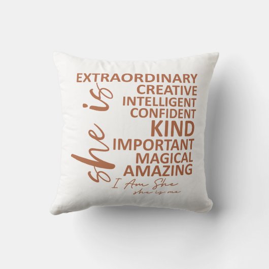 "She is Me" Mocha Mousse Affirmation Typography クッション (裏面)
