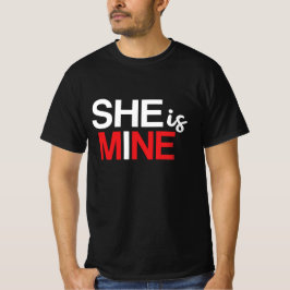 She is Mine – ガールフレンドのためのロマンチックなデザイン Tシャツ