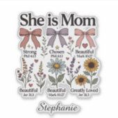 She is Mom | フェイスステッカー シール (正面)