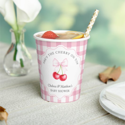 She is The Cherry On Top Whimsical Bow Baby Shower 紙コップ (インサイチュ)