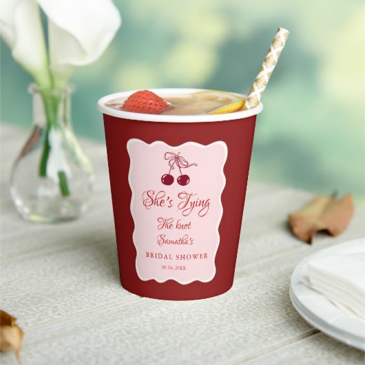 She is tying the knot Bridal Shower 紙コップ (インサイチュ)