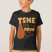 She Likes My Drum Stick Funny Couple Matching Than Tシャツ (正面)