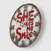 She Makes Me Smile ラージ壁時計 (傾斜)