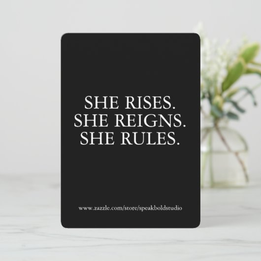 She Reigns Card – Motivational Feminist Quote Gift シーズンカード (スタンド正面)