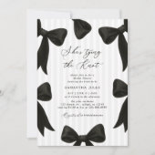 She’s Tying the Knot black bow bridal shower 招待状 (正面)