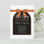She’s Tying the Knot Burnt Orange Palette Bow 招待状 (スタンド正面)