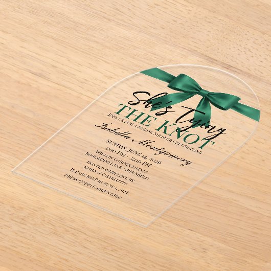 She’s Tying the Knot Theme Emerald Green Bow アクリル招待状 (レイダウン)