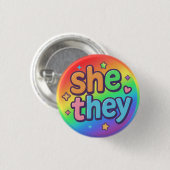 She/They 代名詞 包括的 LGBTQ+ プライド アクセサリー 缶バッジ (正面&裏面)