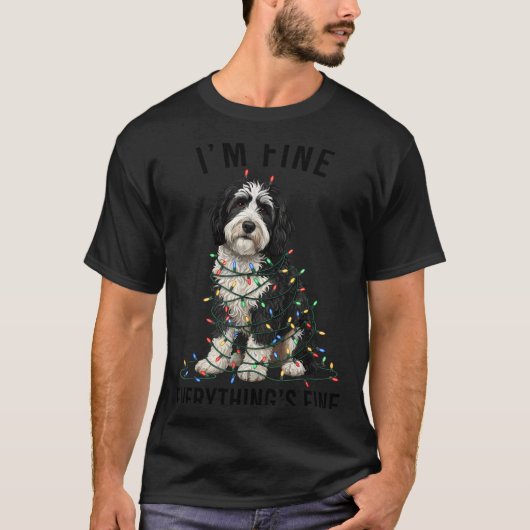 Sheepadoodle Christmas I'm Fine Everything Is Fine Tシャツ (正面)