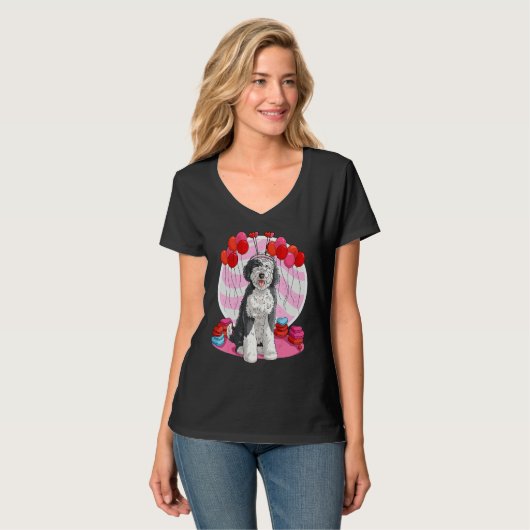 Sheepadoodle Heart Valentine Day Dog Tシャツ (正面フル)