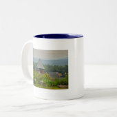 Shelburneのコーチの納屋 ツートーンマグカップ (正面左)