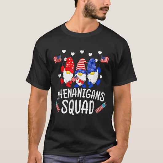 Shenanigans Squad 4th Of July Gnomes USA Independe Tシャツ (正面)