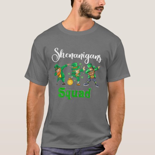 Shenanigans Squad Funny Patrick's Day Dabbing Lepr Tシャツ (正面)
