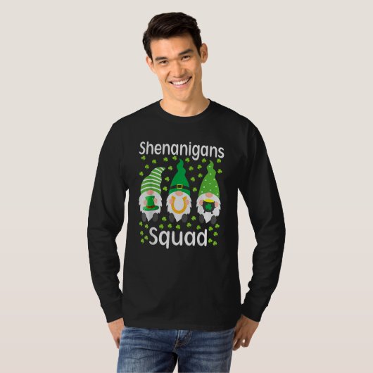 Shenanigans Squad Gnomes Shamrock Happy St Patrick Tシャツ (正面フル)