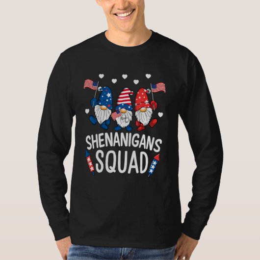 Shenanigans Squad Happy 4th Of July Gnome Patriot Tシャツ (正面)
