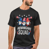 Shenanigans Squad Happy 4th Of July  Gnome Patriot Tシャツ (正面)