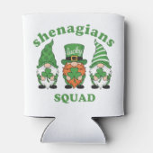 Shenanigans Squad St. Patrick's Day Gnomes 缶クーラー (裏面)