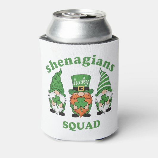 Shenanigans Squad St. Patrick's Day Gnomes 缶クーラー (缶裏面)