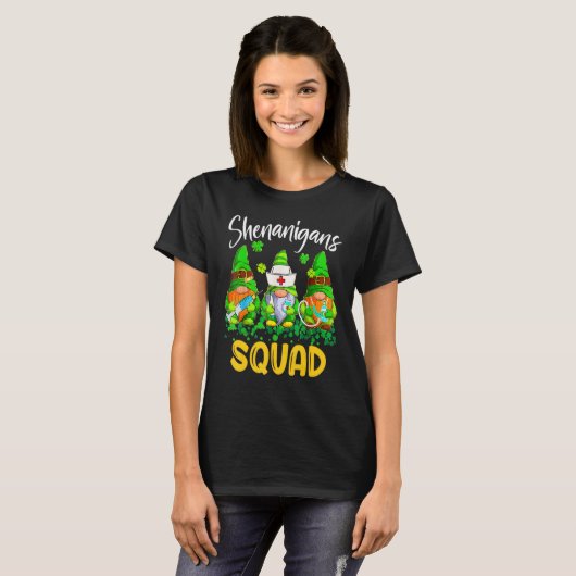 Shenanigans Squad St Patricks Day Gnomes Nurse Ste Tシャツ (正面フル)