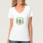 Shenanigans Squad St. Patrick's Day Gnomes Women's Tシャツ (正面)