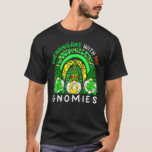 Shenanigans With My Gnomies Rainbow Leopard St Pat Tシャツ (正面)