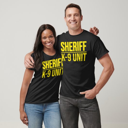SHERIFF K-9ユニット警察犬の制服の将校コスタム Tシャツ (ユニセックス)