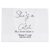 She's a catch champagne bottle bachelorette weeken ラージペーパーバッグ (裏面)