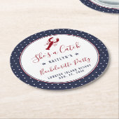 She's A Catch Coastal Bachelorette Party ラウンドペーパーコースター (アングル)