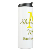 She's a catch yellow monogram bachelorette party n タンブラー (回転左)