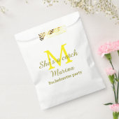 She's a catch yellow monogram bachelorette party n フェイバーバッグ (封をした状態)