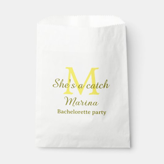 She's a catch yellow monogram bachelorette party n フェイバーバッグ (正面)