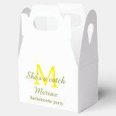 She's a catch yellow monogram bachelorette party n フェイバーボックス (オープン)