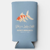 She's A Lucky Catch Koi Fish Blue Bachelorette スリム缶クーラー (正面)