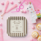 She's A Tini Bit Older Coffee Martini Birthday ペーパープレート (パーティー)