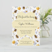 She's Found Her Honey Bees Floral Bridal Shower 招待状 (スタンド正面)