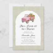 She's Fresh Off The Market Gingham Bridal Shower 招待状 (正面)