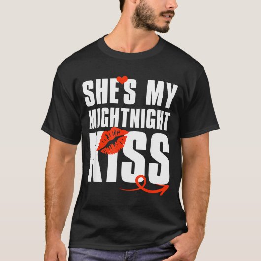 She's My Midnight Kiss Happy New Year Matching Fun Tシャツ (正面)