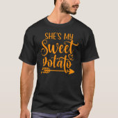 Shes My Sweet Potato I Yam Set Thanksgiving Couple Tシャツ (正面)