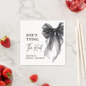 She's Tying The Knot Black Bow Bridal Shower スタンダードカクテルナプキン (インサイチュ)