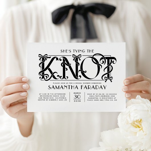 She's Tying The Knot Black Bow Bridal Shower 招待状